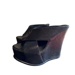 Vera Wang Platform Leather Wedge Sandals